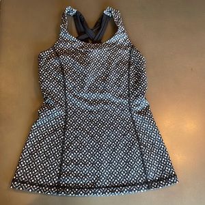 Lululemon Geometric Black and White Tank Top with shelf bra, size 4